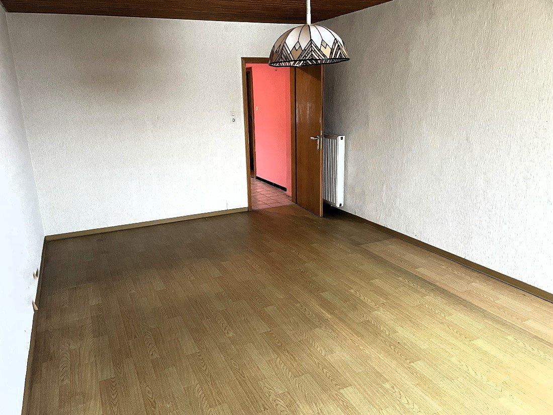 Eifel-Bauernhaus im ruhigen Ort Nähe Ulmen mit 3.134 qm Land, Scheune, Stallungen und Bauland