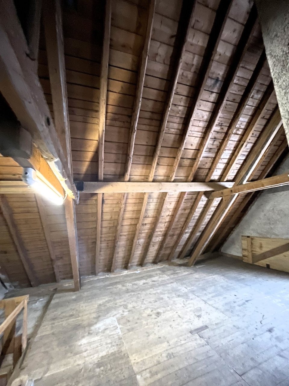Eifel-Bauernhaus im ruhigen Ort Nähe Ulmen mit 3.134 qm Land, Scheune, Stallungen und Bauland