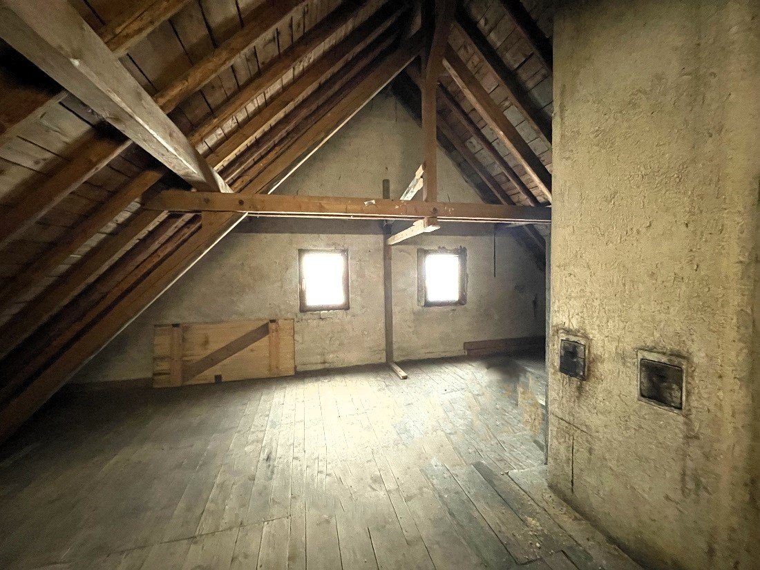 Eifel-Bauernhaus im ruhigen Ort Nähe Ulmen mit 3.134 qm Land, Scheune, Stallungen und Bauland
