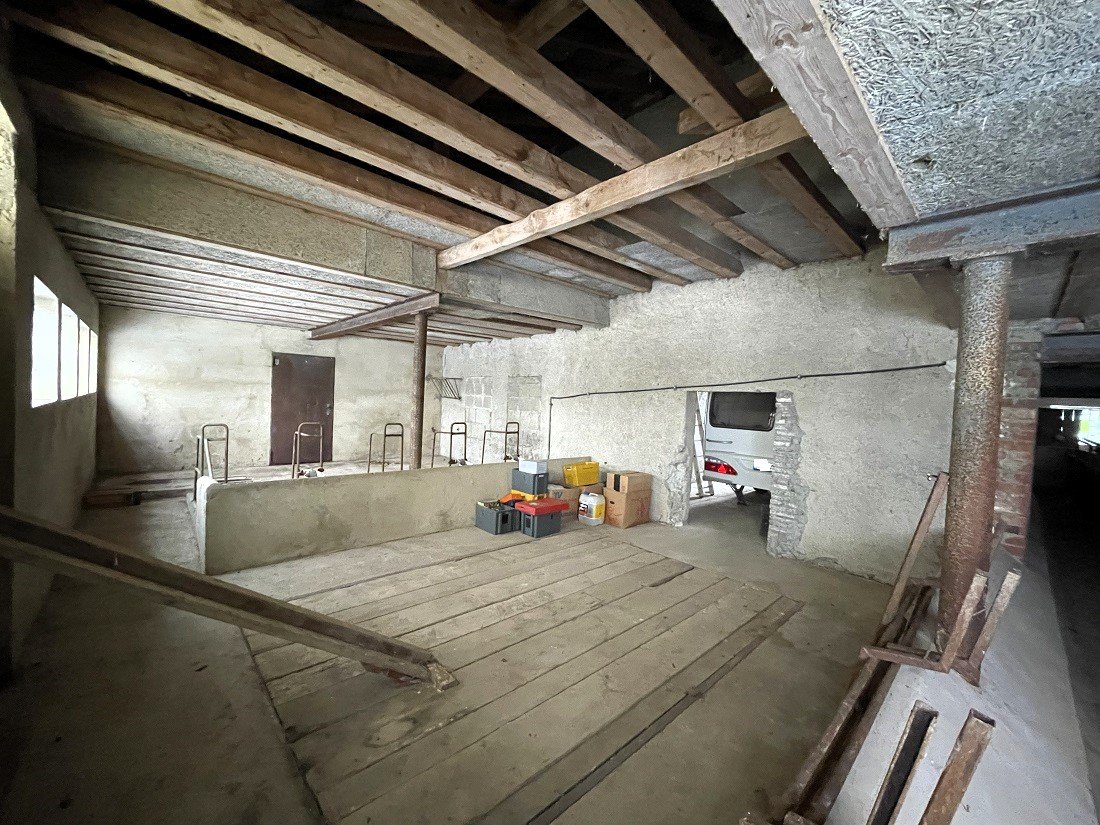 Eifel-Bauernhaus im ruhigen Ort Nähe Ulmen mit 3.134 qm Land, Scheune, Stallungen und Bauland