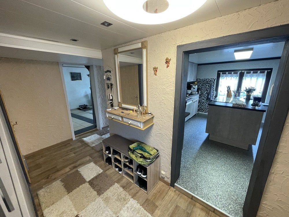 großes Einfamilien-Wohnhaus mit Garten, in der Nähe von Morbach -Hunsrück-