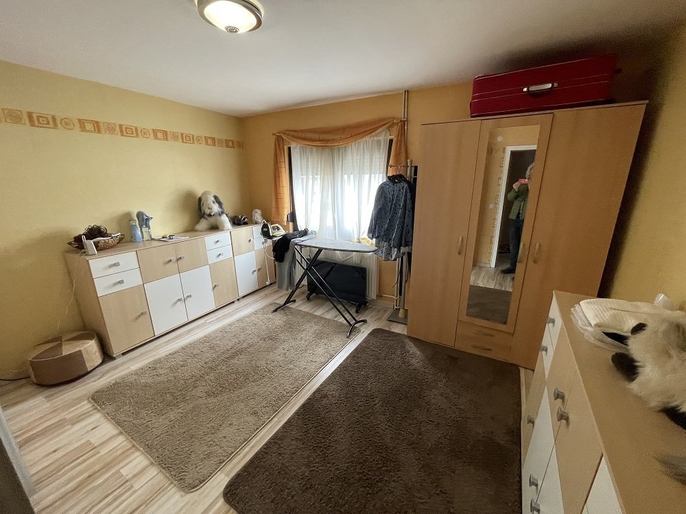 großes Einfamilien-Wohnhaus mit Garten, in der Nähe von Morbach -Hunsrück-