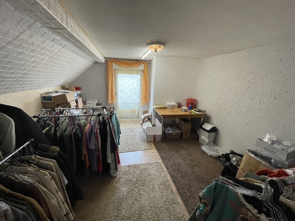 großes Einfamilien-Wohnhaus mit Garten, in der Nähe von Morbach -Hunsrück-