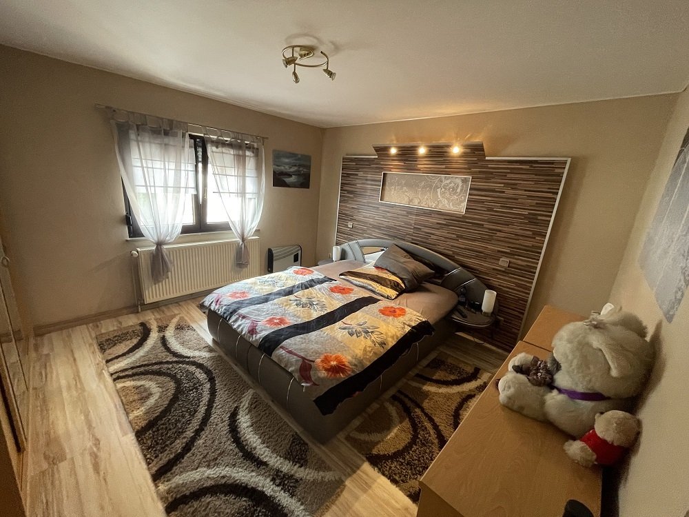 großes Einfamilien-Wohnhaus mit Garten, in der Nähe von Morbach -Hunsrück-