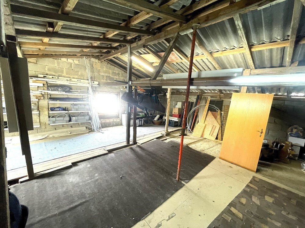 großes Einfamilien-Wohnhaus mit Garten, in der Nähe von Morbach -Hunsrück-