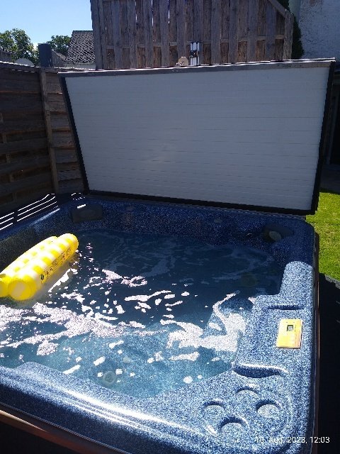 großes Einfamilien-Wohnhaus mit Garten, in der Nähe von Morbach -Hunsrück-