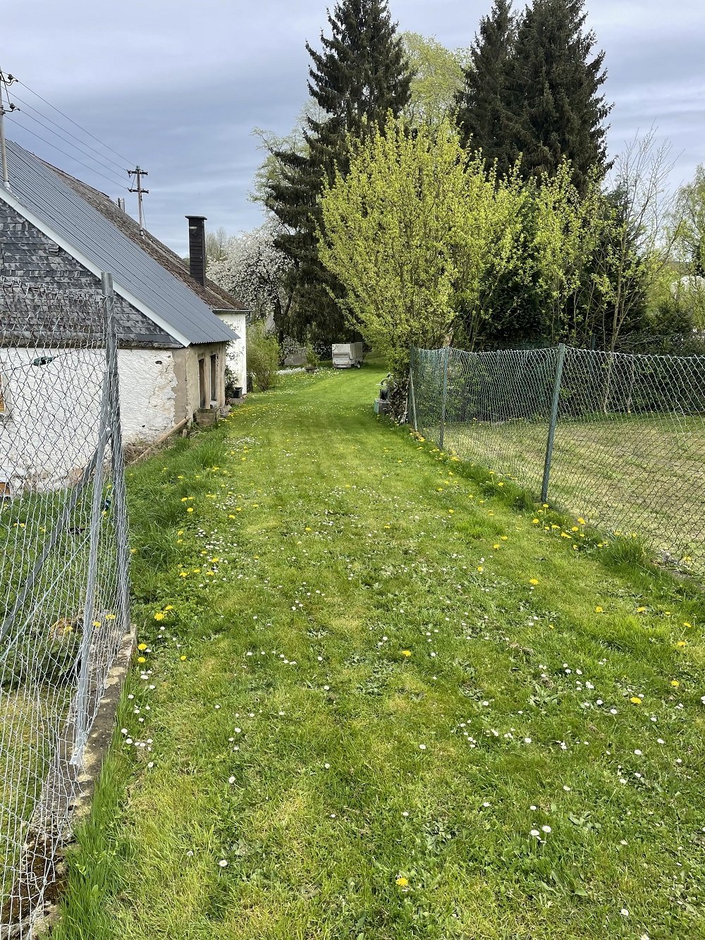 großes Einfamilien-Wohnhaus mit Garten, in der Nähe von Morbach -Hunsrück-