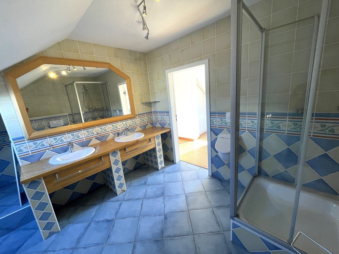 reines Wohnhaus mit Schwimmbad im Mischgebiet von Simmen 1 A Lage (Nutzungsänderung auf Gewerbliche Nutzung möglich)