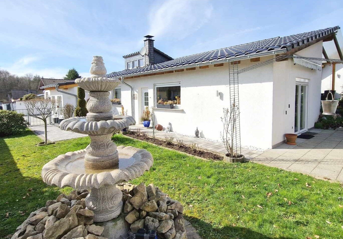 Kleiner, ruhiger Ort Nähe Blankenrath  Natur-/Sonnenlage für Familien od. Senioren geeignet  Wohnhaus in Ortsrandlage mit viel Natur und Platz