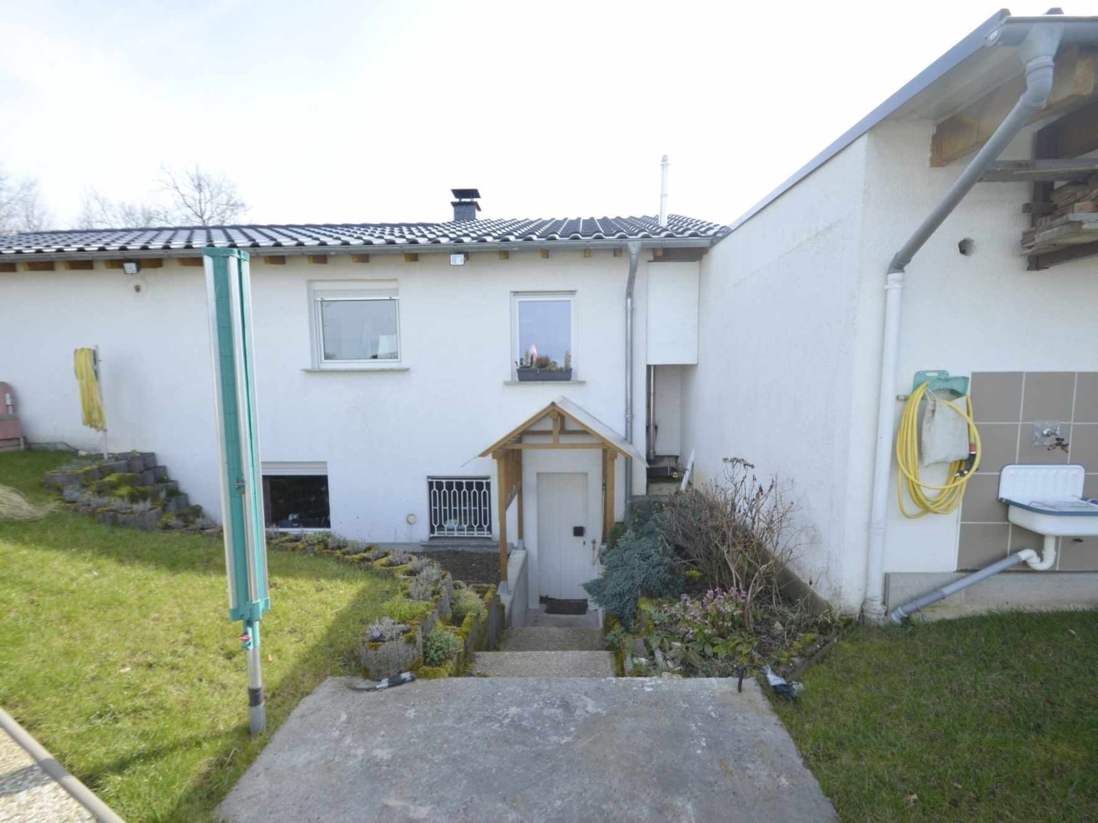 Kleiner, ruhiger Ort Nähe Blankenrath  Natur-/Sonnenlage für Familien od. Senioren geeignet  Wohnhaus in Ortsrandlage mit viel Natur und Platz