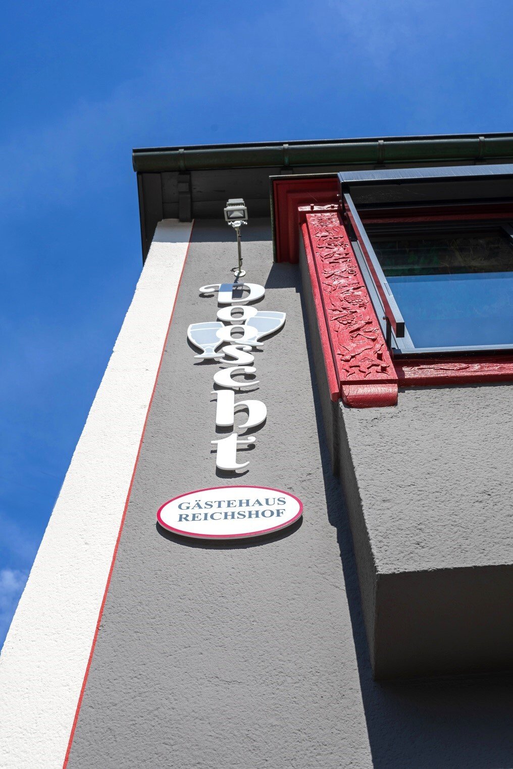 Hotel / Gästehaus an der Mittelmosel mit Vollausstattung, Betreiberwhg. Bar & hochwertig ausgestatteten Gästezimmern