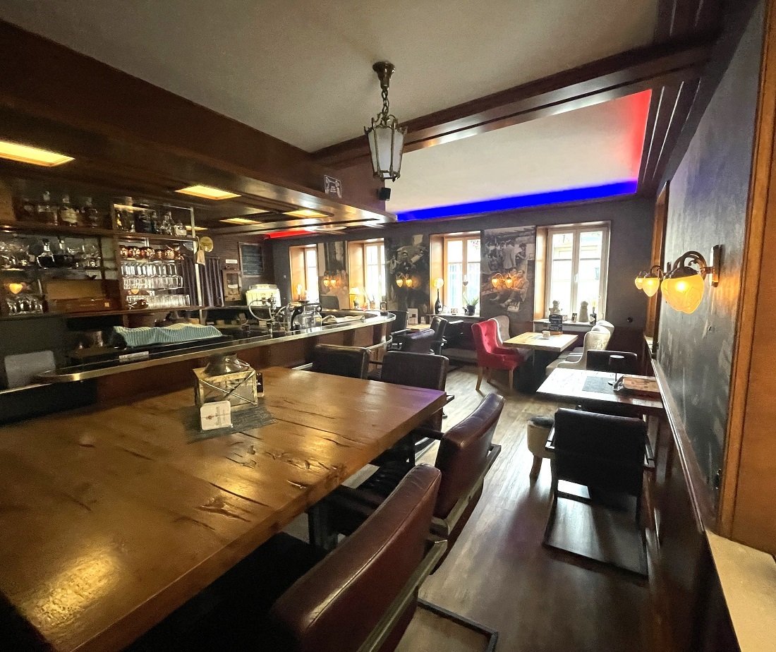 Hotel / Gästehaus an der Mittelmosel mit Vollausstattung, Betreiberwhg. Bar & hochwertig ausgestatteten Gästezimmern
