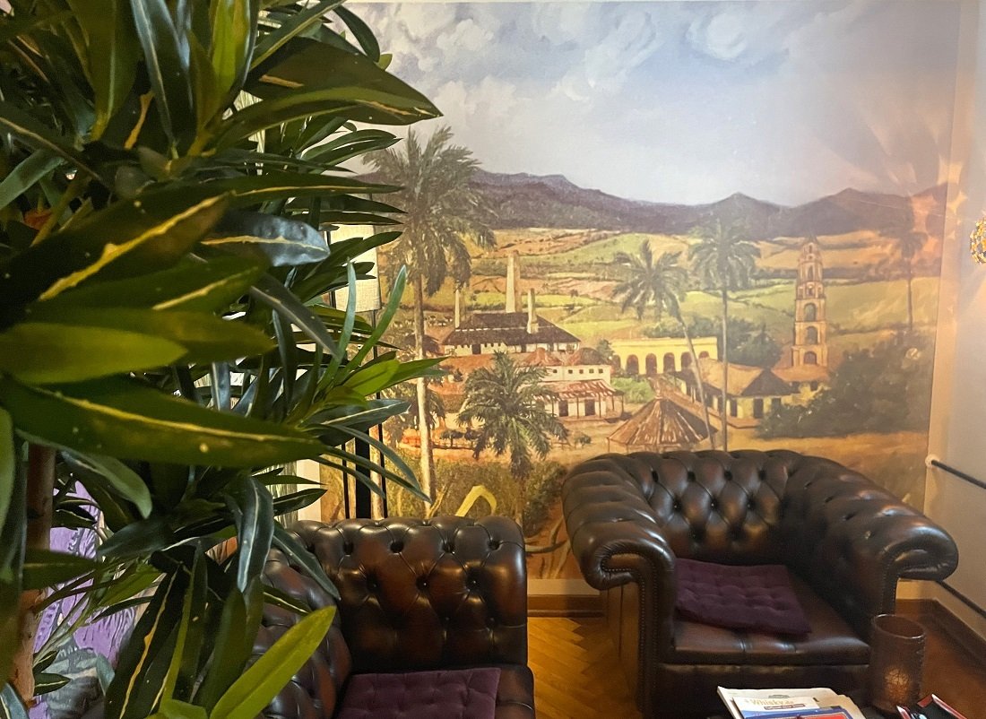 Hotel / Gästehaus an der Mittelmosel mit Vollausstattung, Betreiberwhg. Bar & hochwertig ausgestatteten Gästezimmern