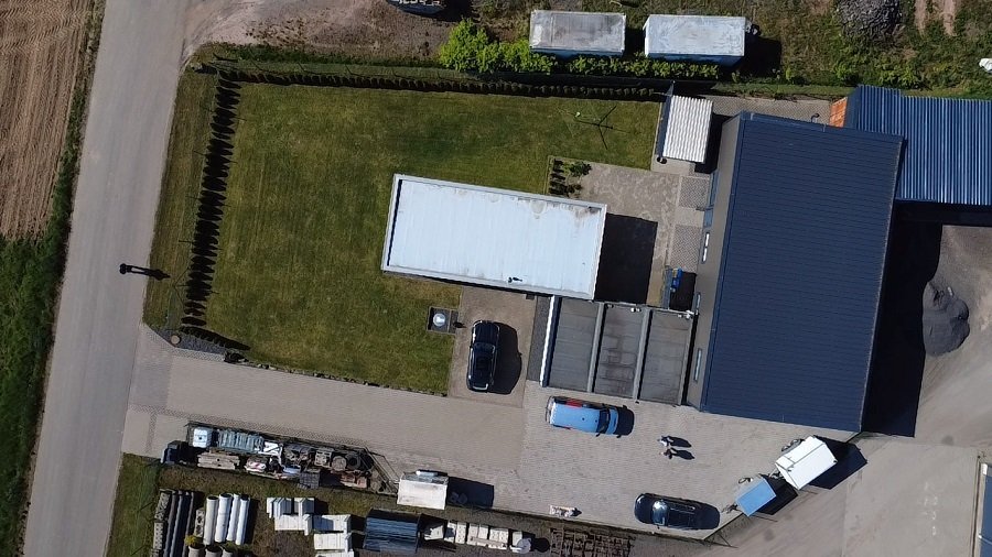 Eifel / Wohnhaus (75qm)  mit Fernsicht, Halle (230qm) und Garagen (45qm) im ruhigen Gewerbegebiet -Top Lage-