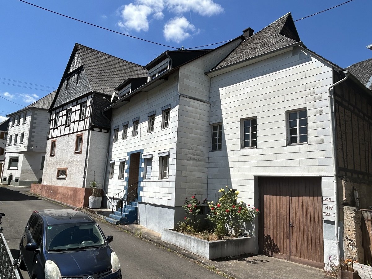 Handwerker aufgepasst: Wohnhaus mit schönem Garten an der Mosel