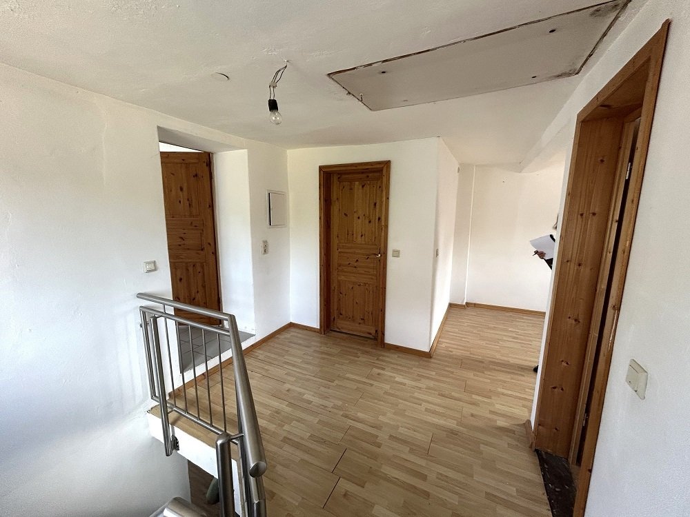 zwei Wohnhäuser und rd. 20.000 qm Land direkt am Haus (Nähe zur Stadt Wittlich 5 km)