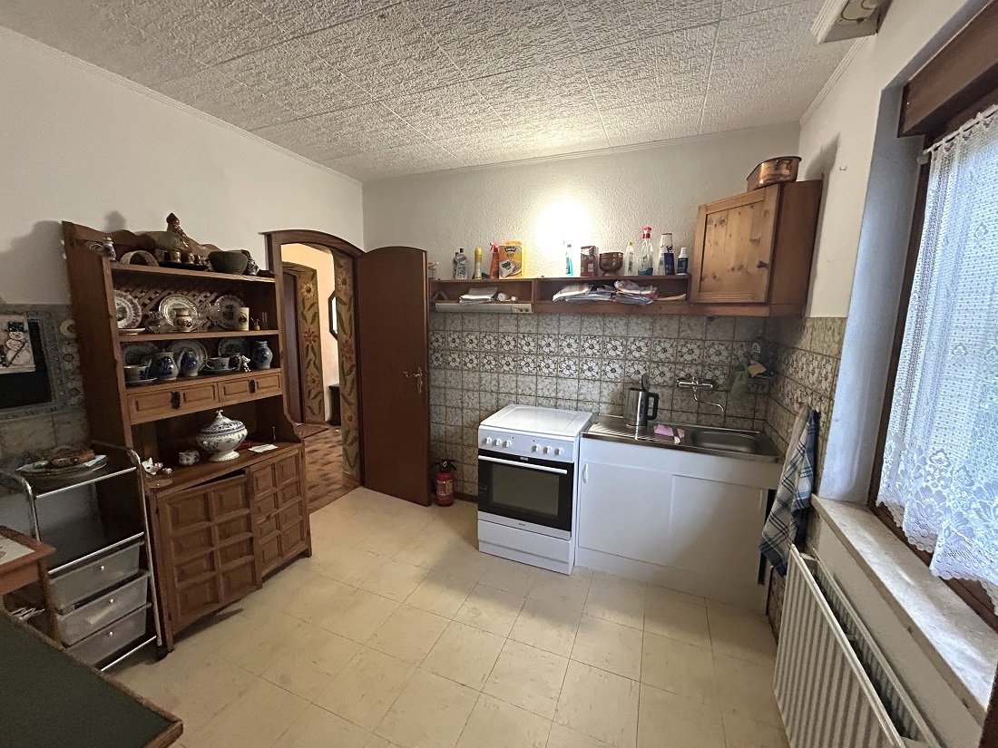 Einfamilienwohnhaus im kleinen Ort Nähe Kirchberg (2,5 km) mit großem Garten u. Garage