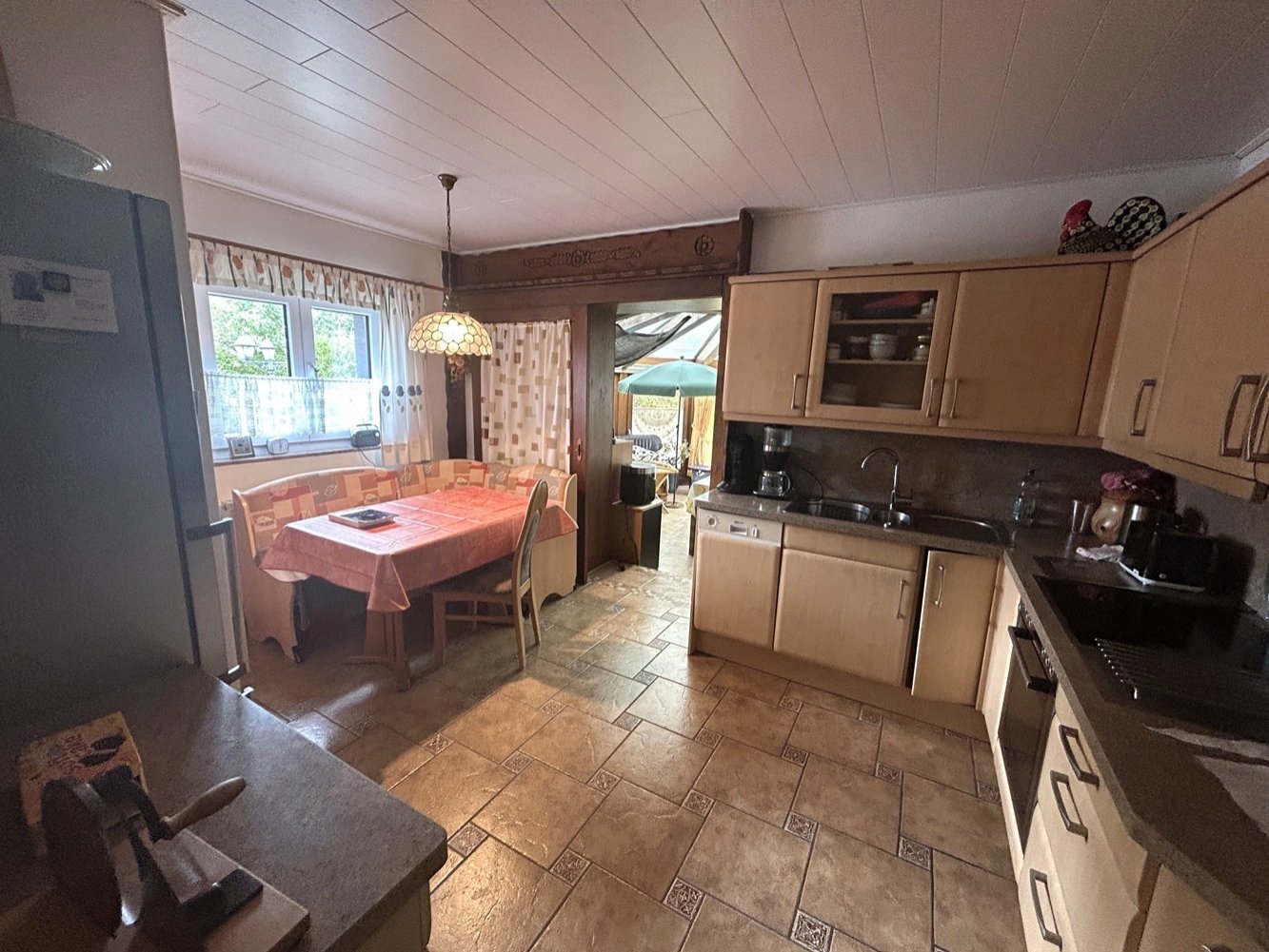 hochwertiges Wohnhaus mit bis zu 3 Wohnungen (oder Büro / Praxis) im ruhigen Ort Nähe Mayen -Eifel-