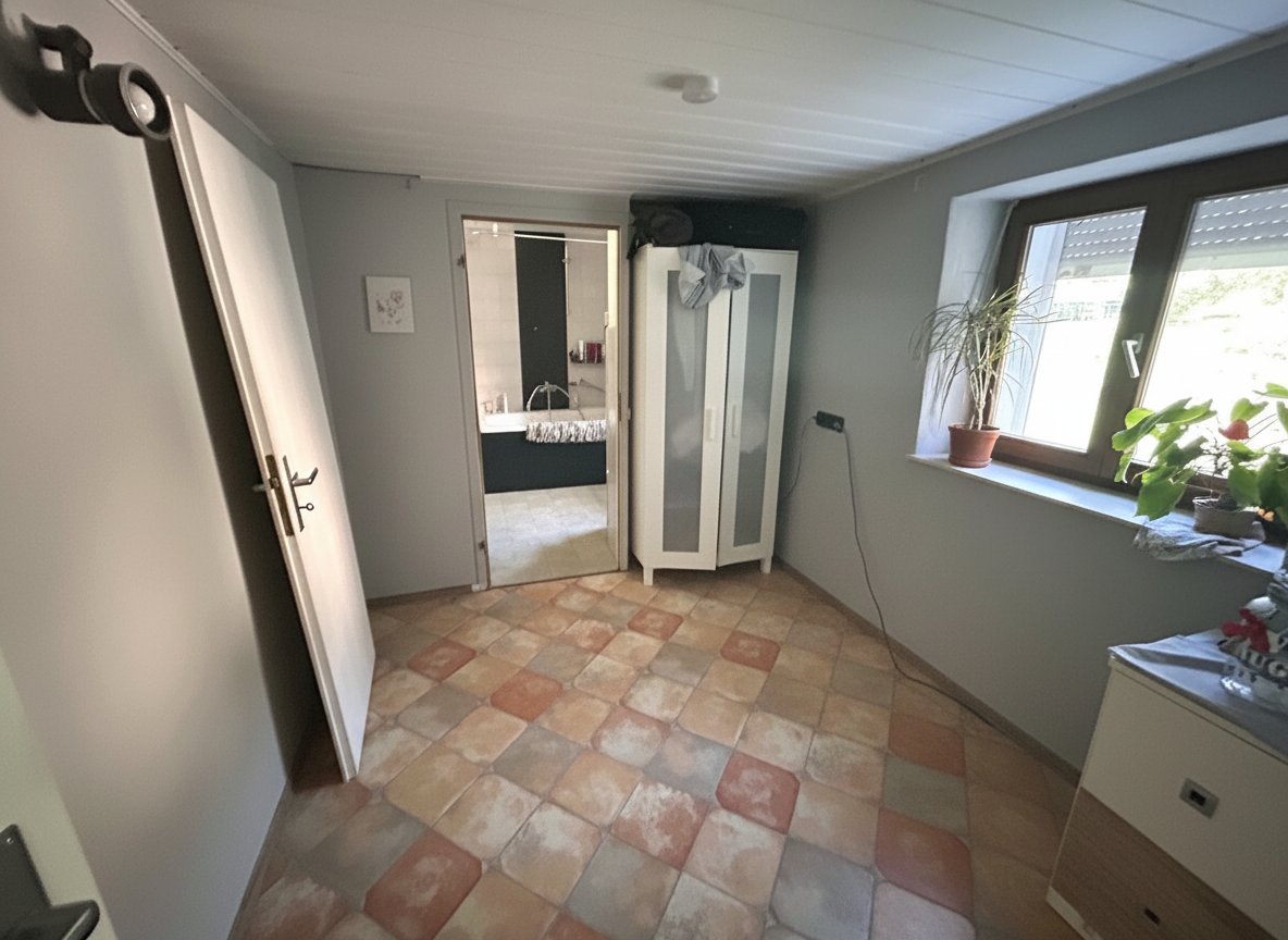 Wohnhaus mit Potenzial (bis drei Ferienwohnungen möglich), Garten und Garage 