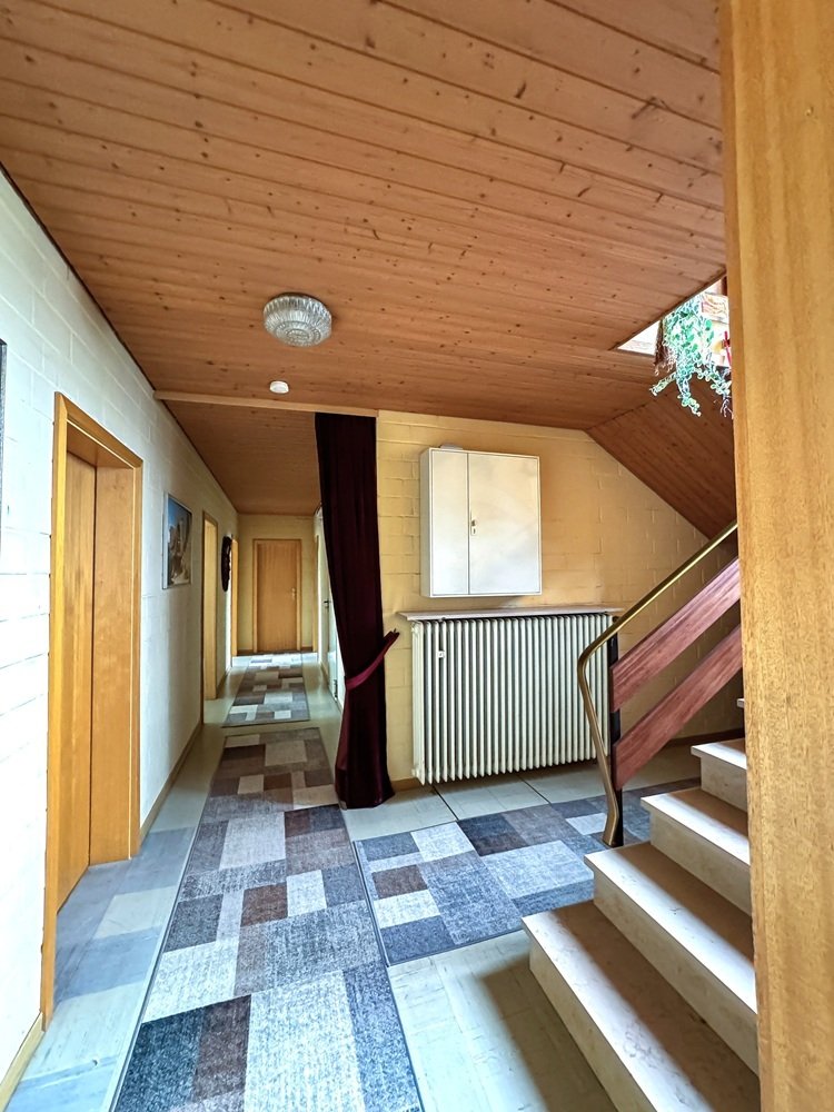 Rediteobjekt auch als Familien-Wohnhaus oder Wohnen mit Büro/Praxis = ein Haus mit zwei Einheiten