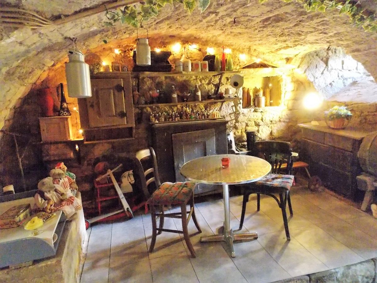 Gutshaus mit 4 Wohnungen, parkähnlichen Garten und zweitem Grundstück Nähe Bad-Sobernheim