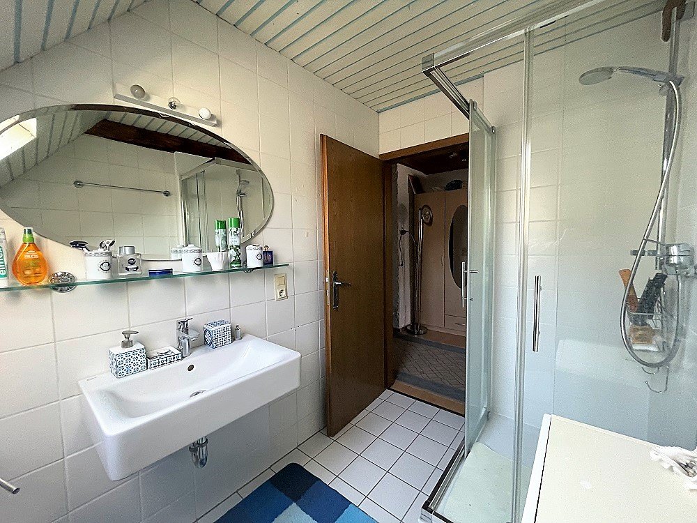 Wohnhaus mit 223 qm Wohnfl. / sehr schönem Garten und  mit 149 qm Laden (Kröv-Mosel)