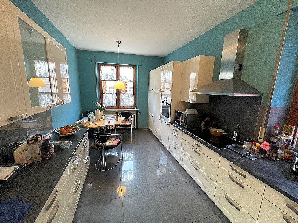 Wohnhaus mit 223 qm Wohnfl. / sehr schönem Garten und  mit 149 qm Laden (Kröv-Mosel)