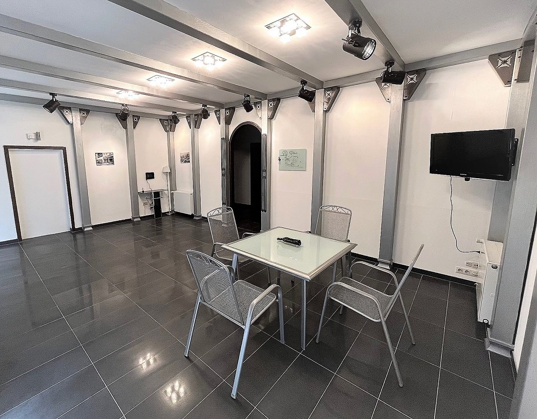 Herrenhaus als Geschäftshaus od. Wohnhaus nutzbar (Büro, Praxis, Wohnungen)