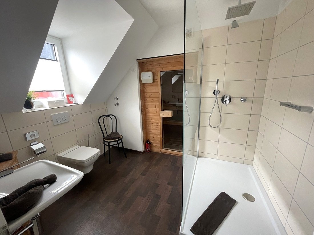 Bad mit Sauna 