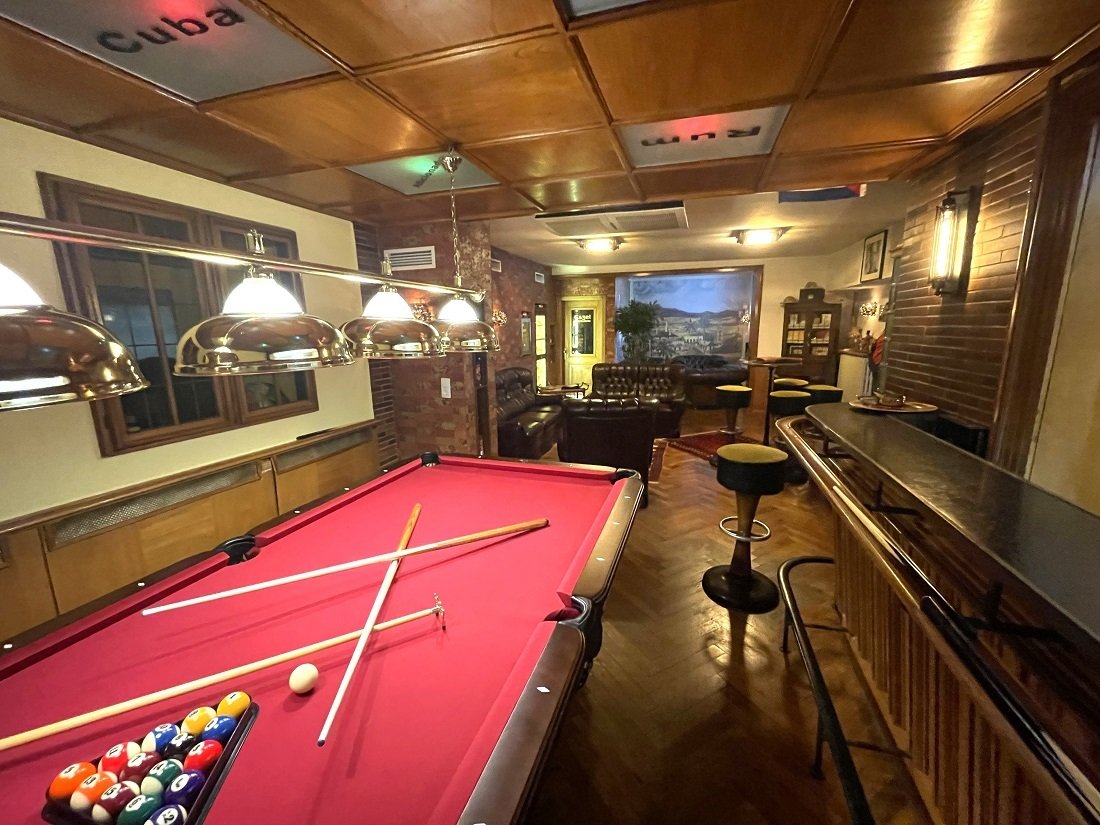 Bar / Raucherlounch / Billard  (weiter Bilder folgen)