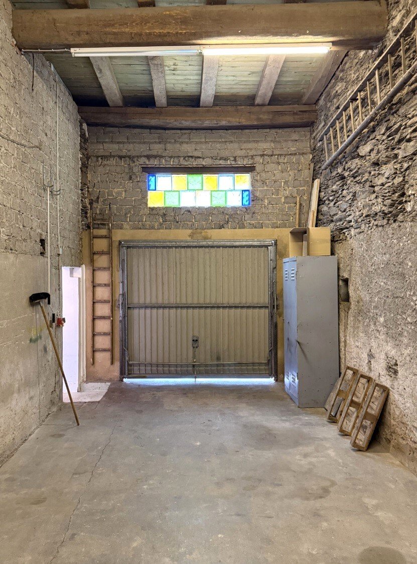 EG mit Garage, WC und Werkstatt (ausbaufähig) EG mit Garage, WC und Werkstatt (ausbaufähig)