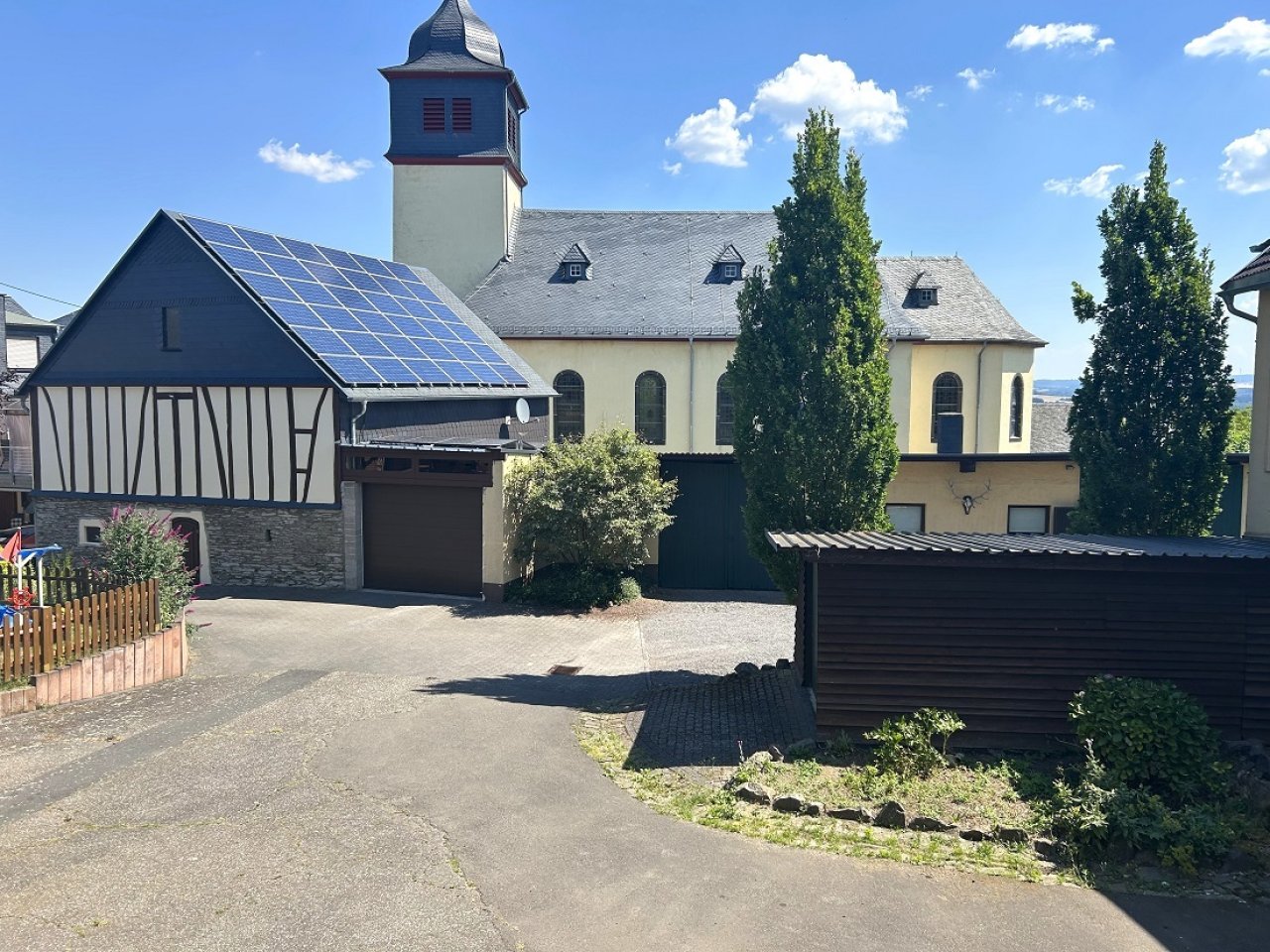 großer Innenhof / GST = 1.190 qm 