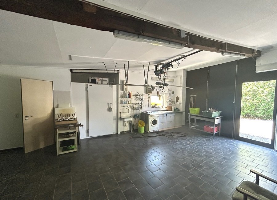 große Einfahrt / gefliester Bodern große Einfahrt / gefliester Bodern
