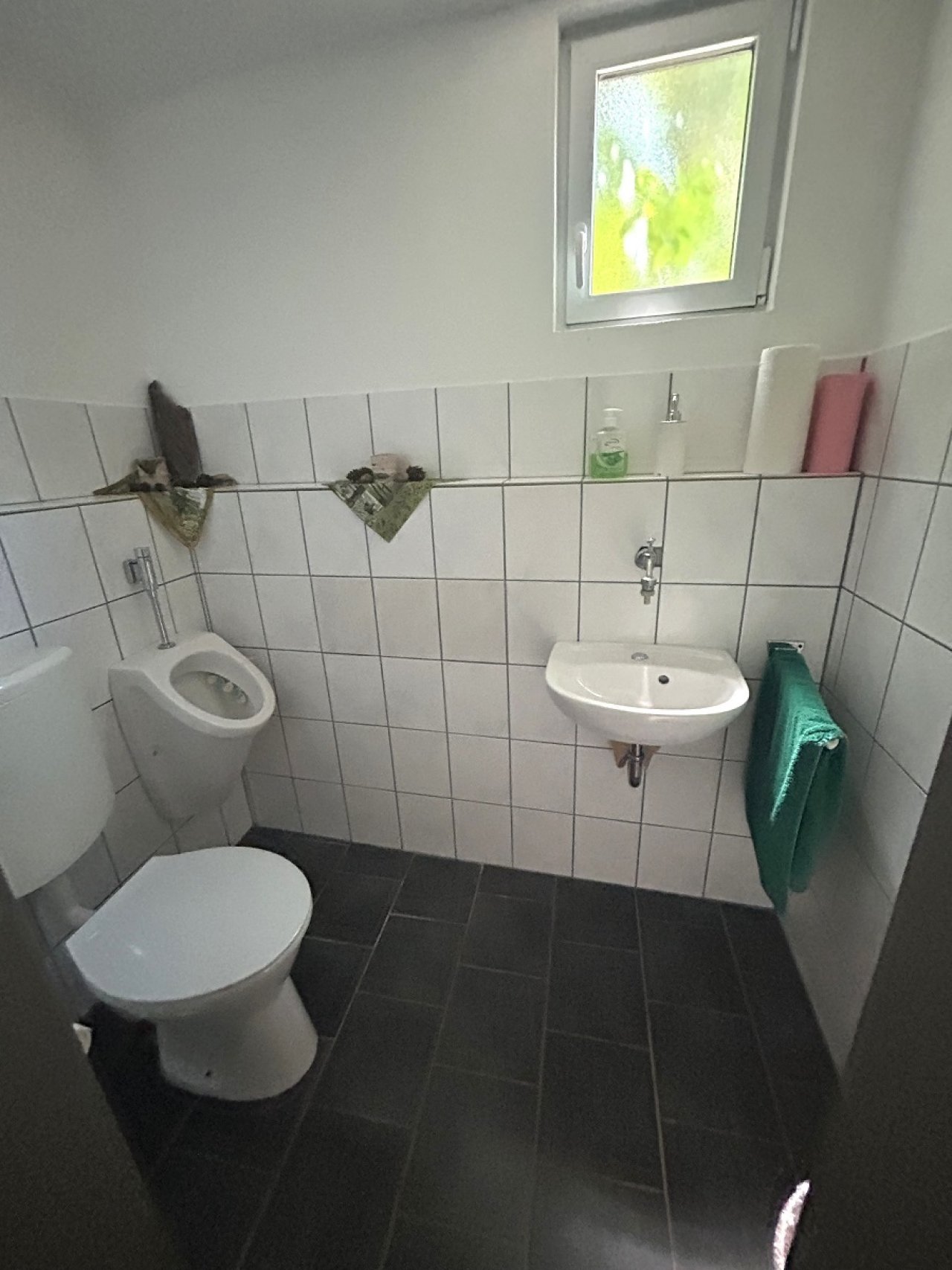 Toilette in der Garageneinheit