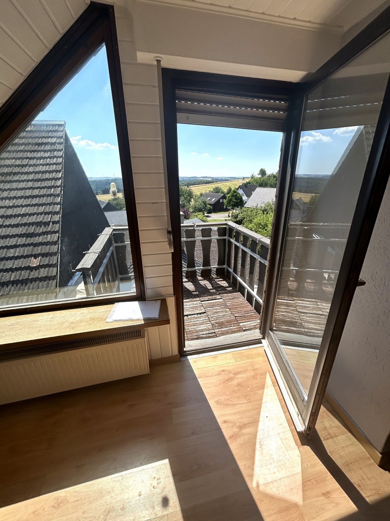 Fernsicht mit Balkon DG 