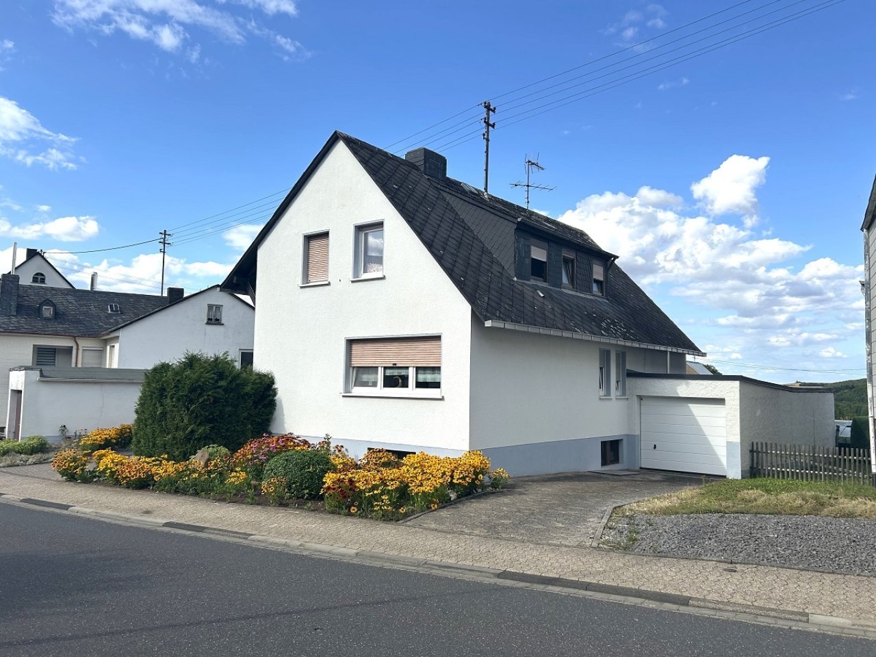 Mehrfamilien-Wohnhaus Nähe der Stadt Mayen/Eifel Mehrfamilien-Wohnhaus Nähe der Stadt Mayen/Eifel