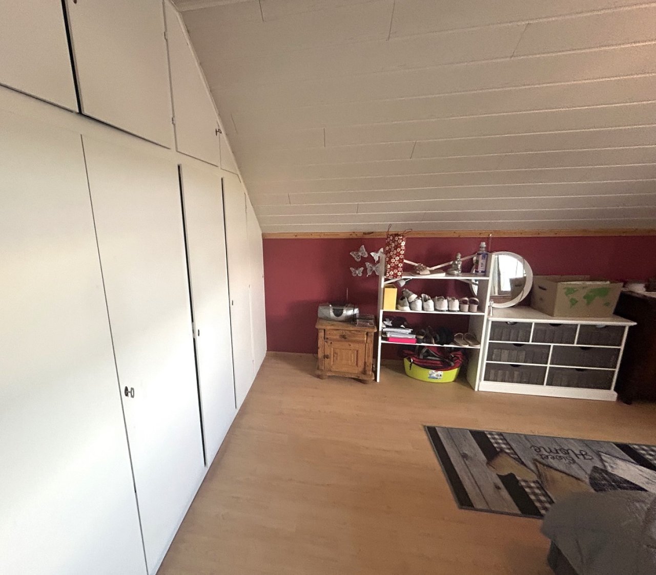 großer Einbauschrank im großen Schlafzimmer/DG großer Einbauschrank im großen Schlafzimmer/DG