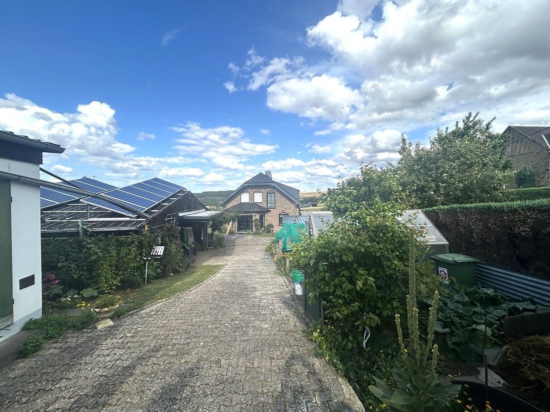 Blick zum Nachbarn (Verkäufer) Blick zum Nachbarn (Verkäufer)