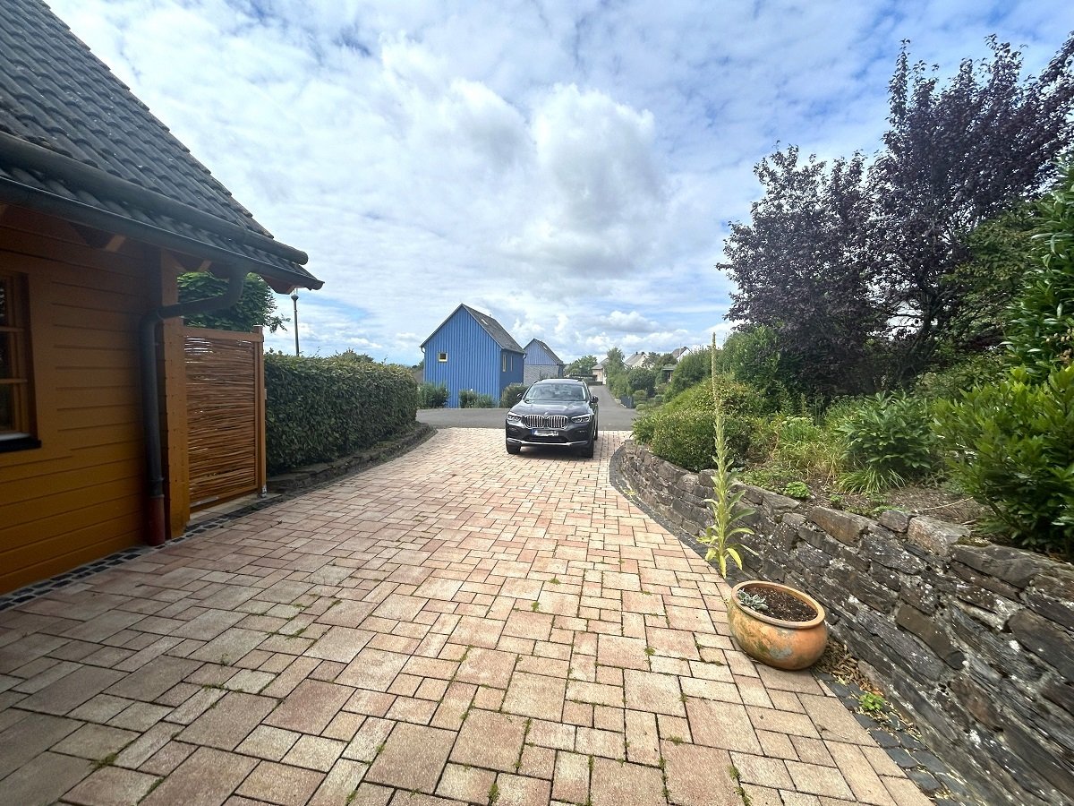 Zufahrt zur öffentl. Straße / Sackgasse kein Durchganzsverk. Zufahrt zur öffentl. Straße / Sackgasse kein Durchganzsverk.