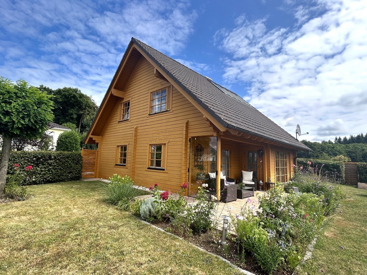 wunderschönes Holzhaus mit  Fernsicht im Hunsrück