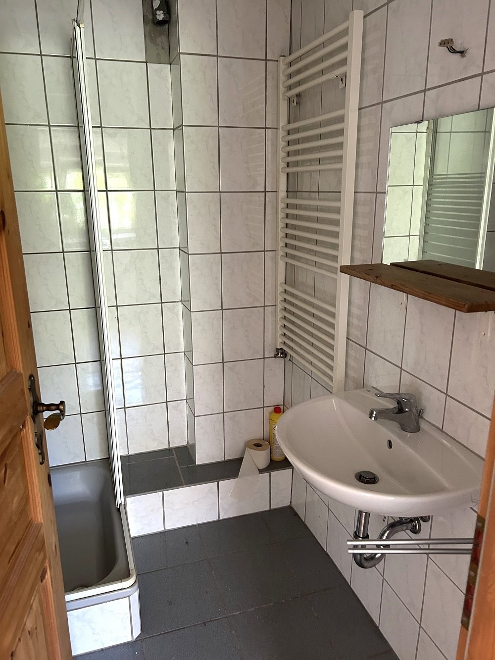 2 Bäder im AG, hier im OG 2 Bäder im AG, hier im OG