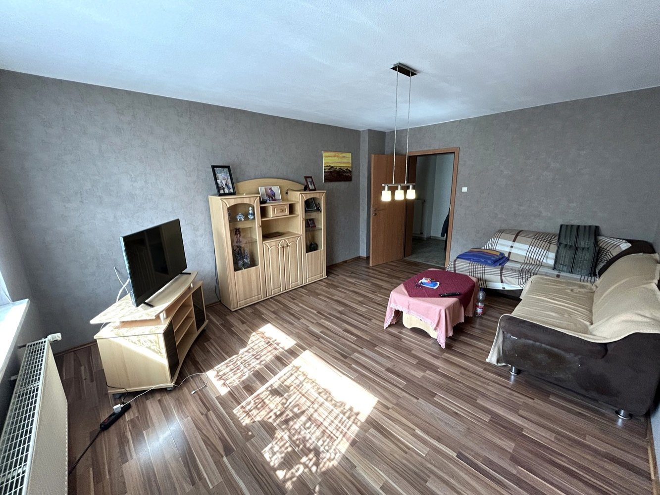 2. Wohnzimmer im OG ca. 19 qm (Höhe 2,48) 2. Wohnzimmer im OG ca. 19 qm (Höhe 2,48)
