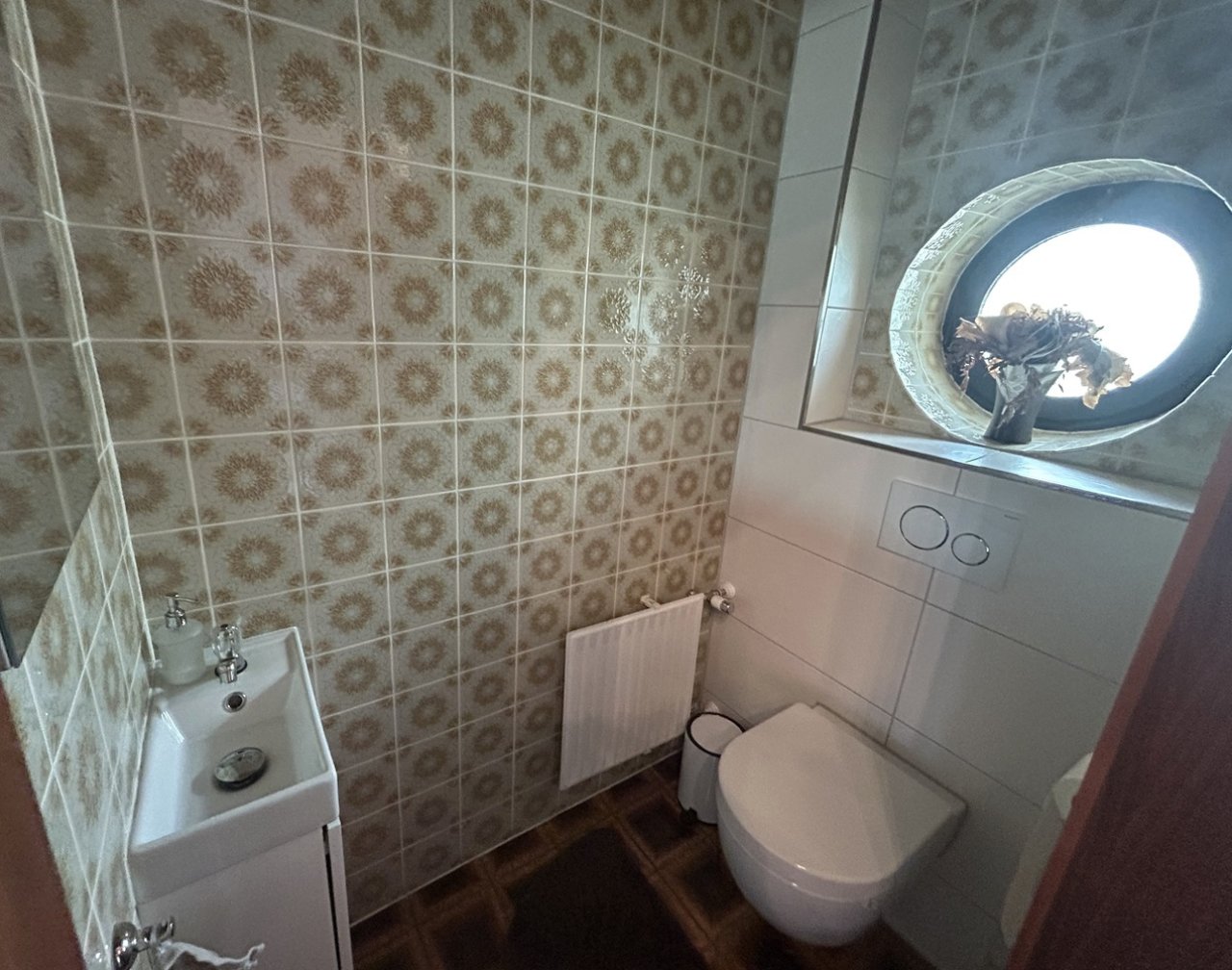 Gäse WC im EG Gäse WC im EG