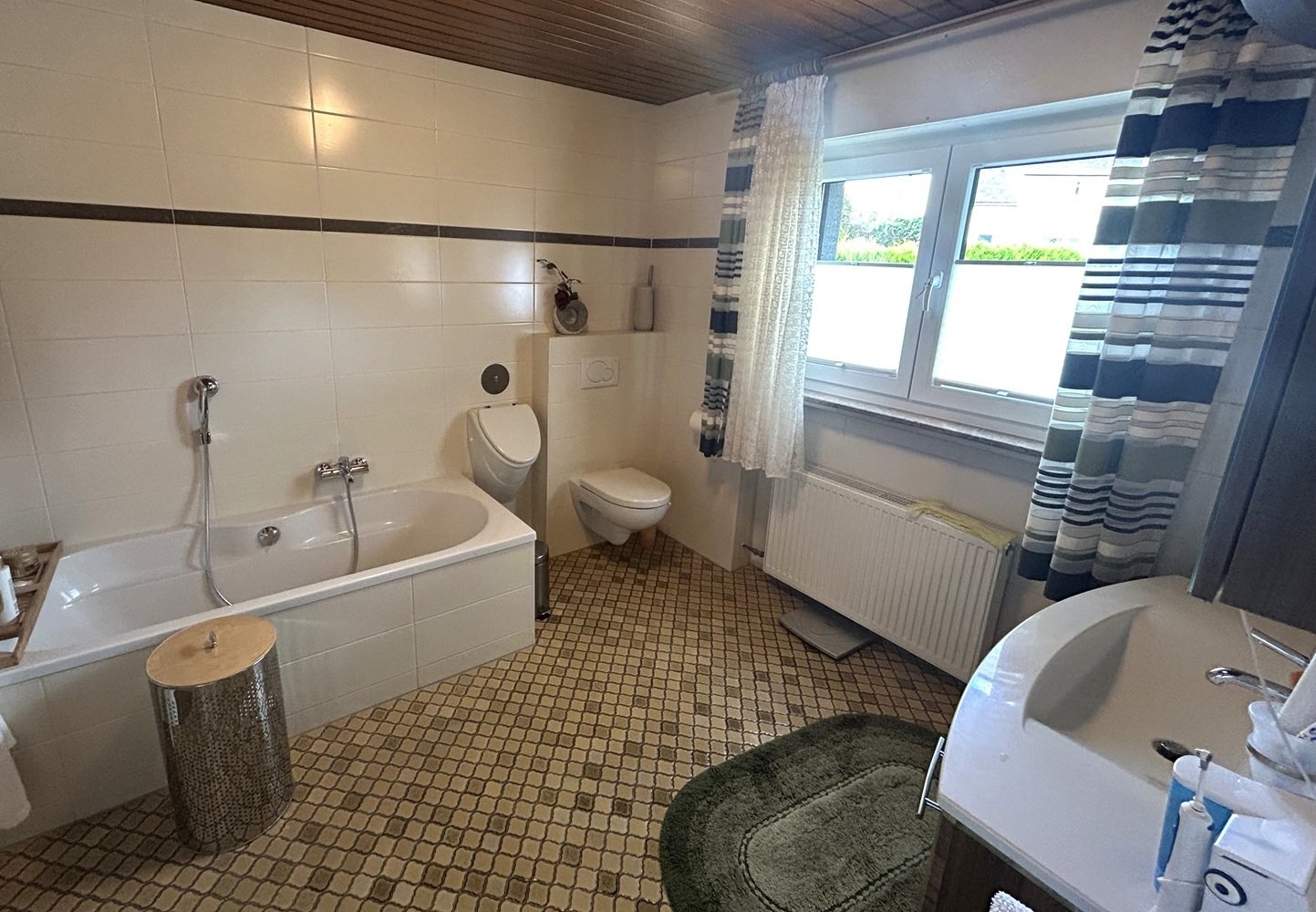 helles modernes Bad im EG helles modernes Bad im EG