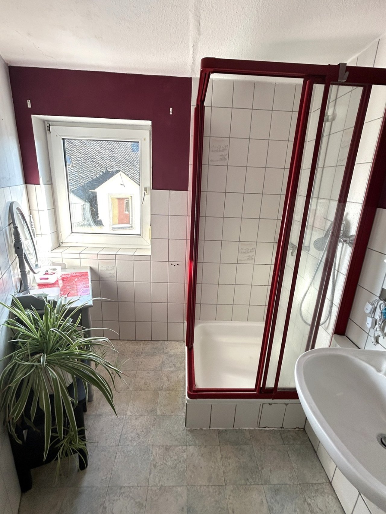 weiteres Bad mit Dusche 