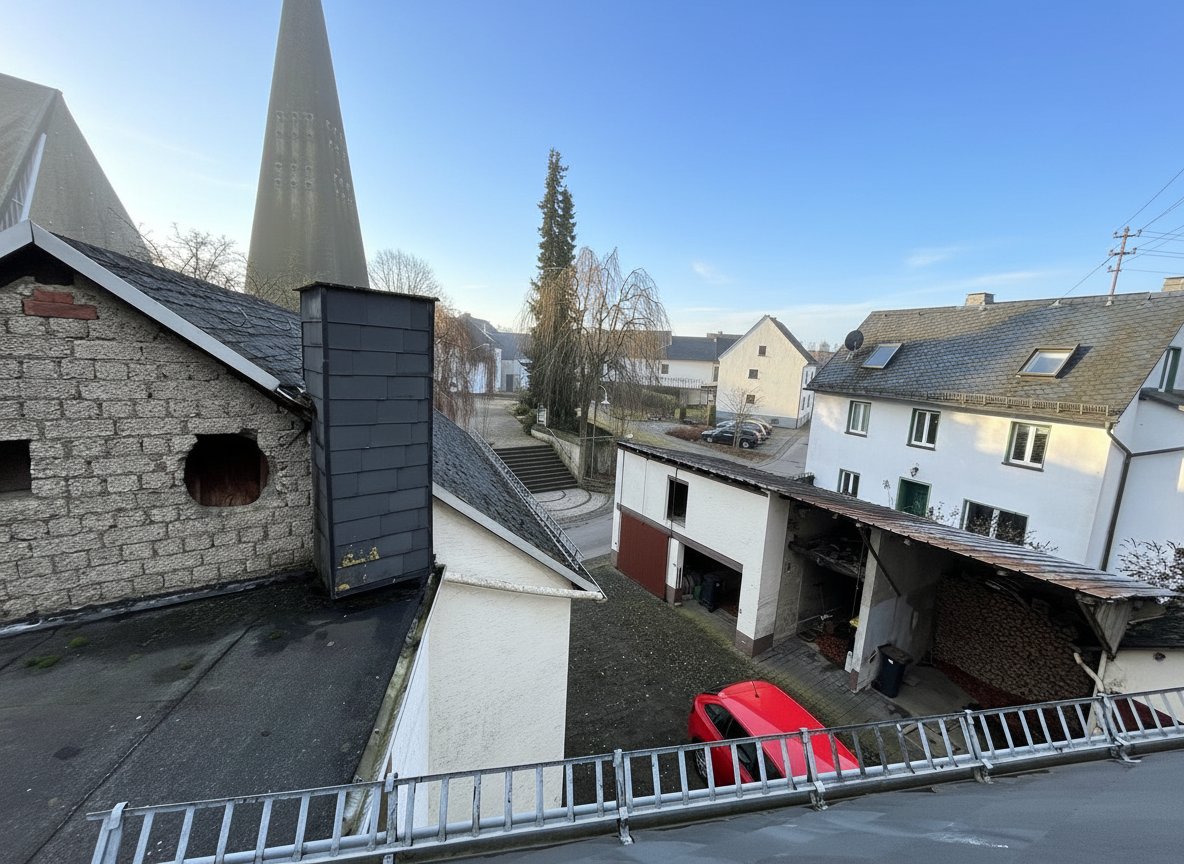 Sicht in den Hof vom Dachgeschoss des Hauses