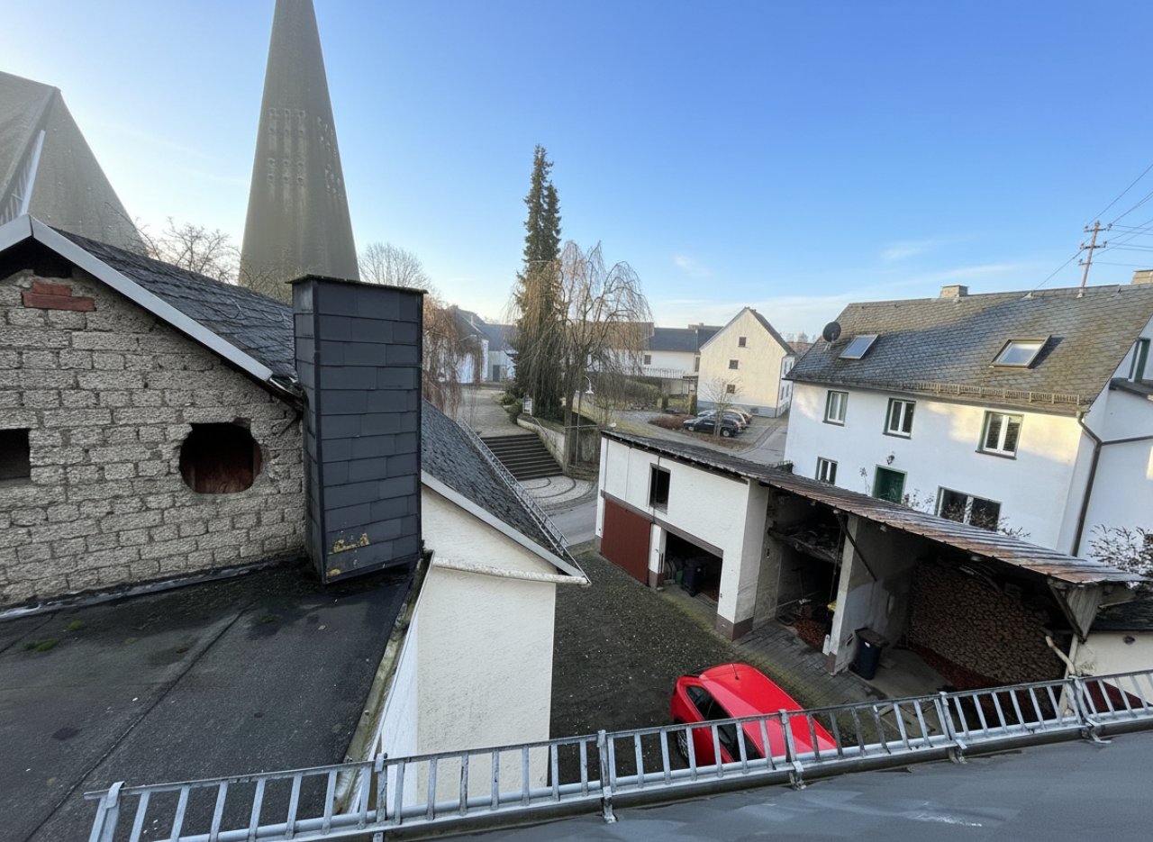 Sicht in den Hof vom Dachgeschoss des Hauses