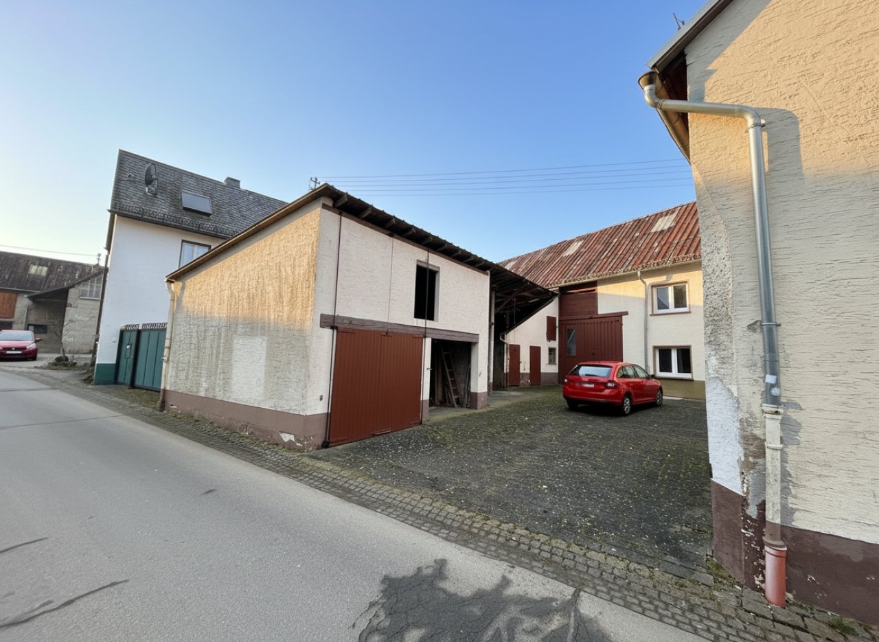 großer Innenhof / freundliche Gestaltung möglich