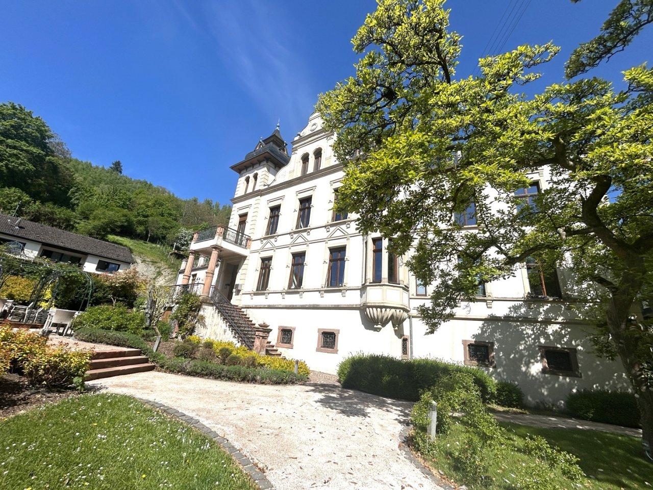 Jugendstil-Villa aus dem Jahr 1886 Jugendstil-Villa aus dem Jahr 1886