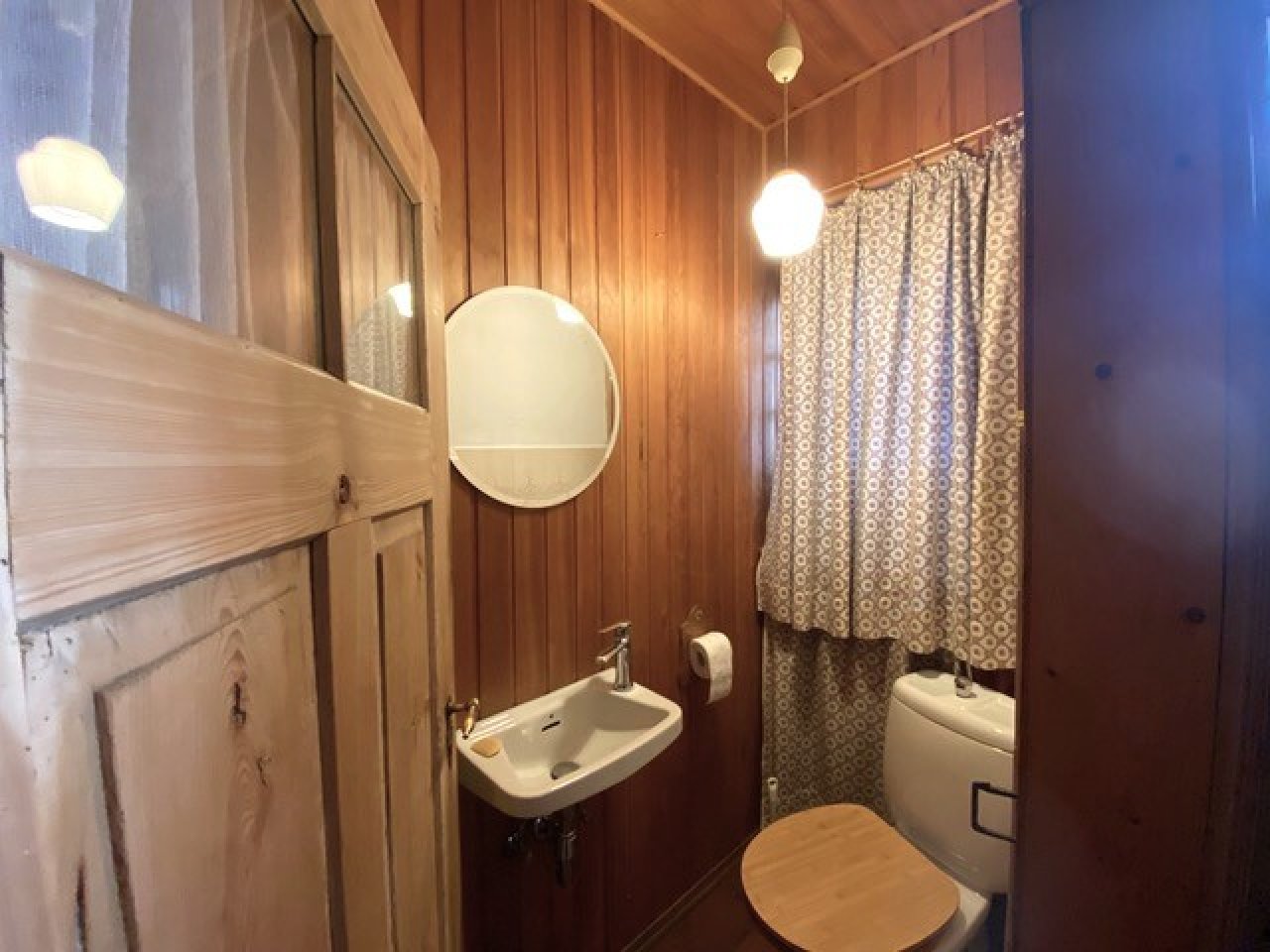 Gäste WC im Flur des Eingangsbereichs
